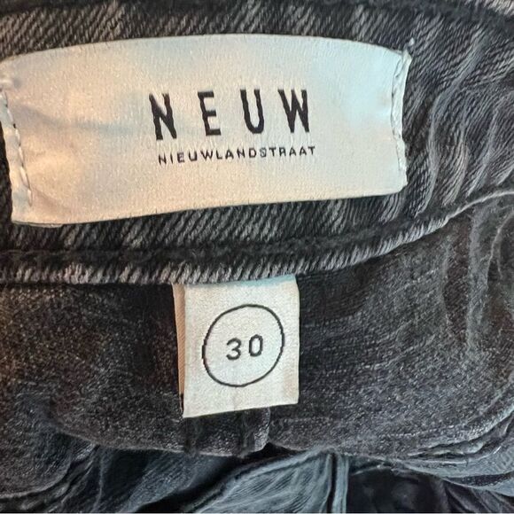 NEUW DARK WASH RAW HEM JEANS SHORTS - Picture 4 of 8